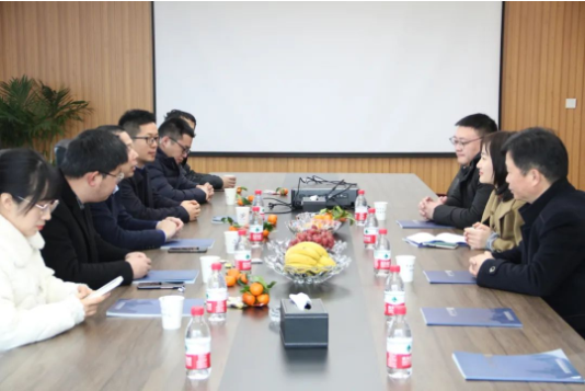 絮雨绵绵 春回中屹